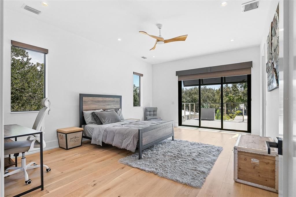 For Sale: $2,295,000 (5 beds, 5 baths, 3651 Square Feet)