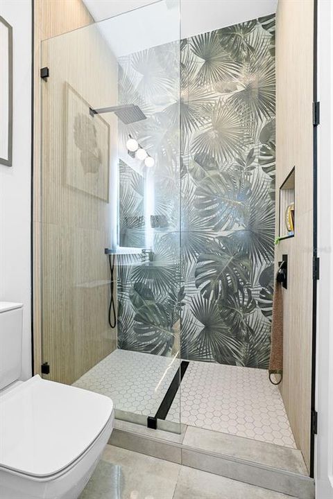 For Sale: $2,295,000 (5 beds, 5 baths, 3651 Square Feet)