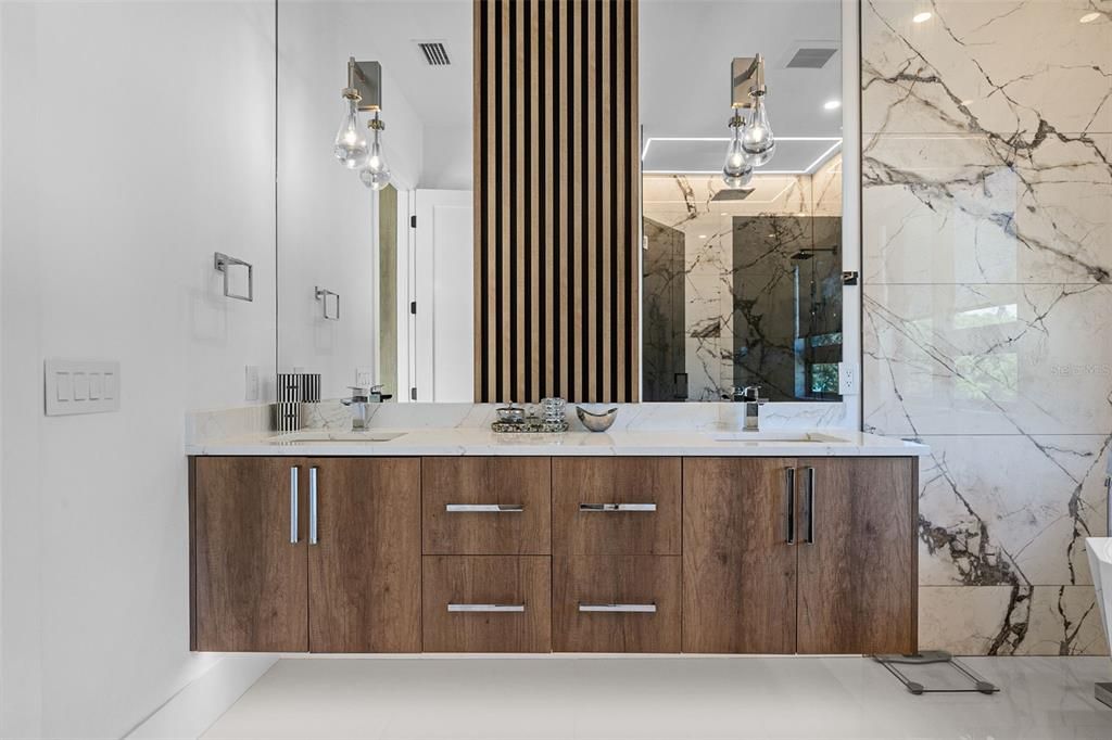 For Sale: $2,295,000 (5 beds, 5 baths, 3651 Square Feet)