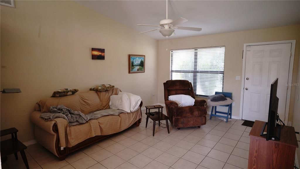 Activo con contrato: $175,000 (2 camas, 2 baños, 1008 Pies cuadrados)