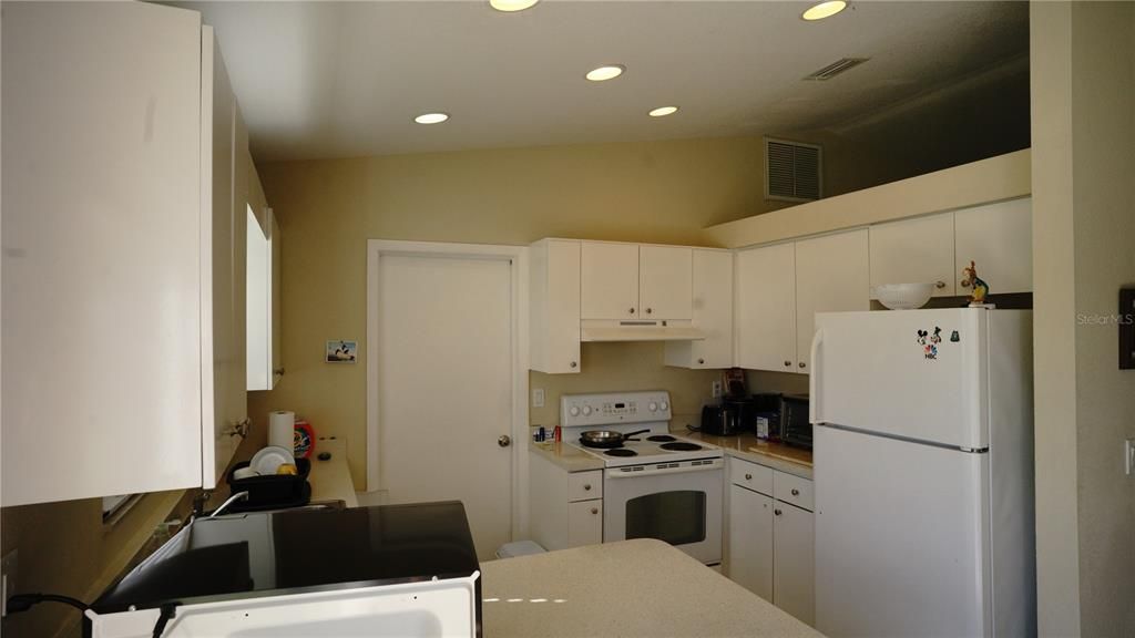 Activo con contrato: $175,000 (2 camas, 2 baños, 1008 Pies cuadrados)