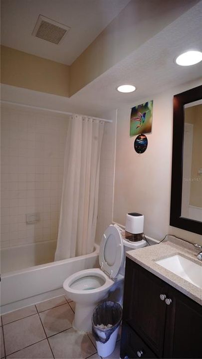 Activo con contrato: $175,000 (2 camas, 2 baños, 1008 Pies cuadrados)