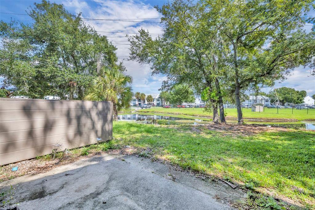 For Sale: $185,000 (2 beds, 1 baths, 999 Square Feet)