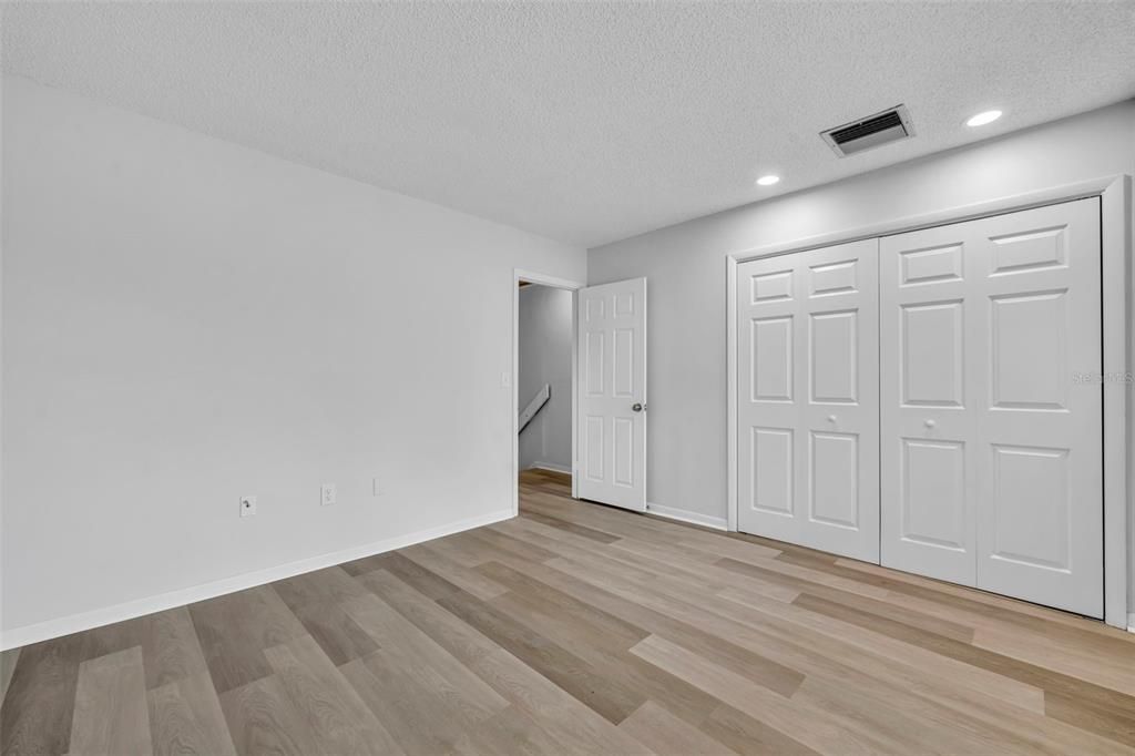 For Sale: $185,000 (2 beds, 1 baths, 999 Square Feet)