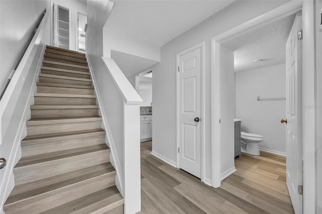 For Sale: $185,000 (2 beds, 1 baths, 999 Square Feet)