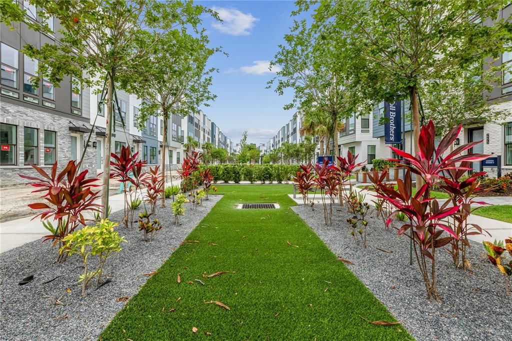 For Sale: $579,000 (3 beds, 3 baths, 1815 Square Feet)