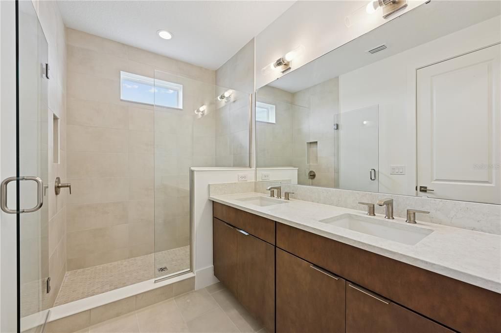 For Sale: $579,000 (3 beds, 3 baths, 1815 Square Feet)