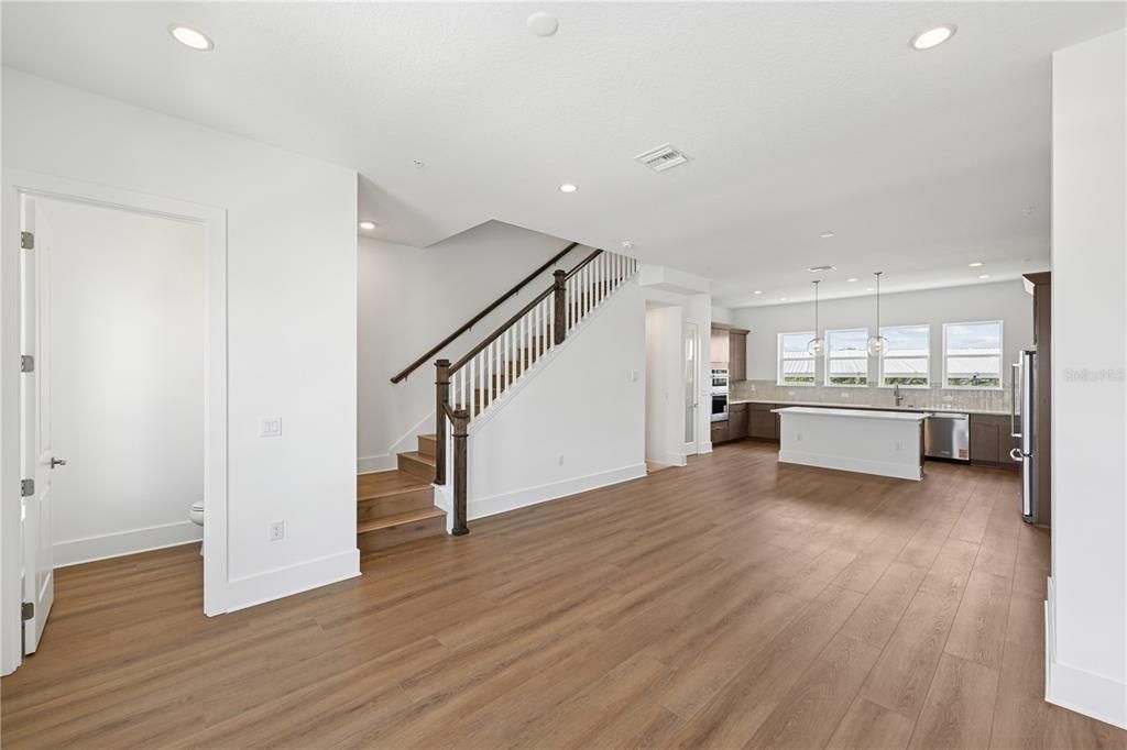 For Sale: $579,000 (3 beds, 3 baths, 1815 Square Feet)