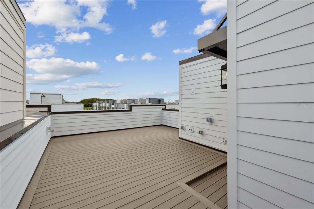 For Sale: $579,000 (3 beds, 3 baths, 1815 Square Feet)