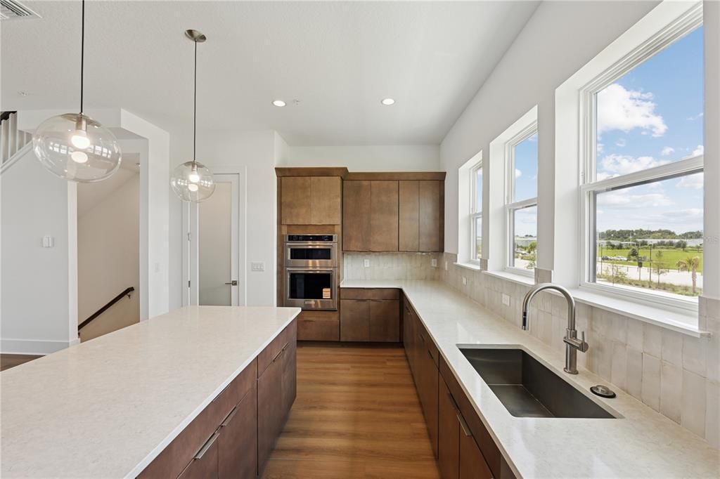 For Sale: $579,000 (3 beds, 3 baths, 1815 Square Feet)