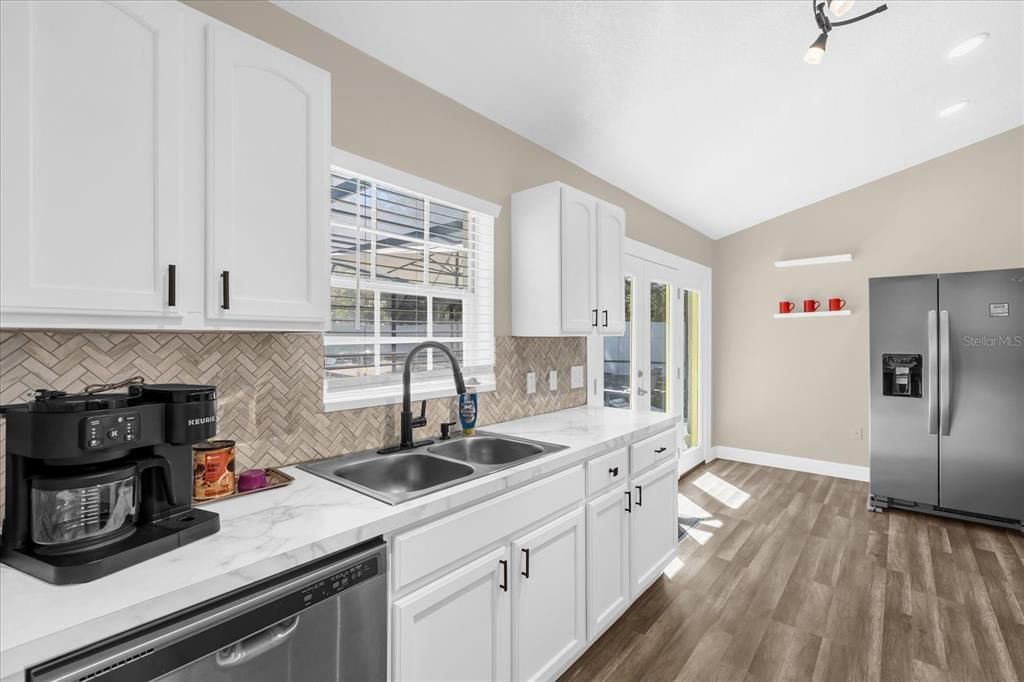 En Venta: $325,000 (3 camas, 2 baños, 1534 Pies cuadrados)