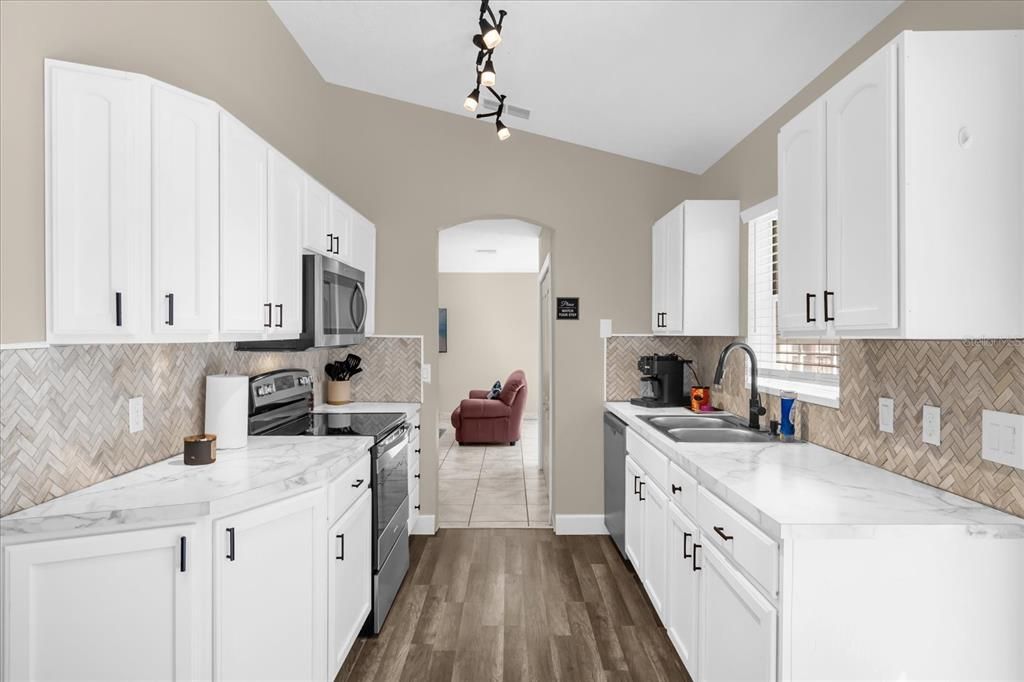 En Venta: $325,000 (3 camas, 2 baños, 1534 Pies cuadrados)