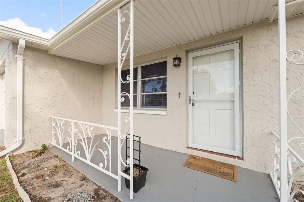 Под контрактом: $195,000 (2 спален, 1 ванн, 986 Квадратных фут)