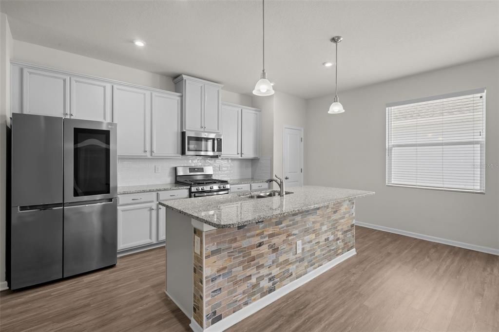 На продажу: $340,000 (3 спален, 2 ванн, 1582 Квадратных фут)