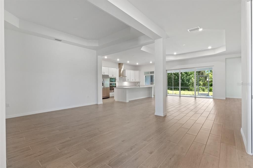 待售: $574,000 (2 贝兹, 2 浴室, 2031 平方英尺)