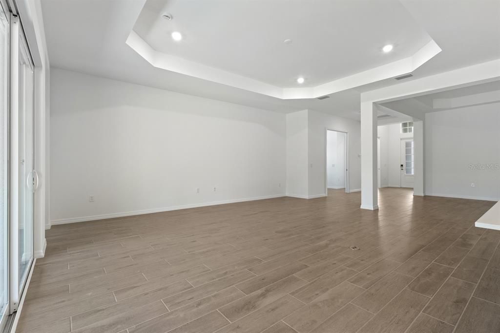 待售: $574,000 (2 贝兹, 2 浴室, 2031 平方英尺)