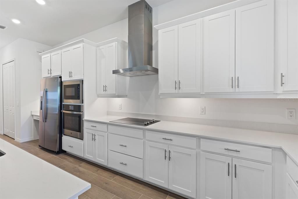 待售: $574,000 (2 贝兹, 2 浴室, 2031 平方英尺)