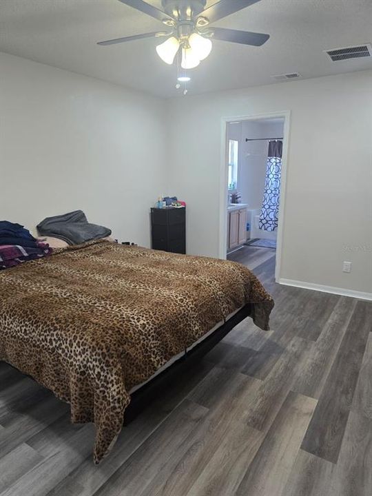 For Sale: $410,000 (3 beds, 2 baths, 1658 Square Feet)