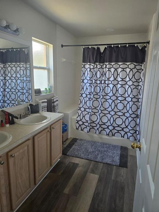 For Sale: $410,000 (3 beds, 2 baths, 1658 Square Feet)