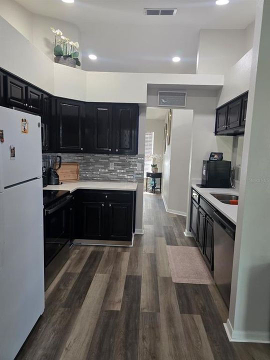 For Sale: $410,000 (3 beds, 2 baths, 1658 Square Feet)