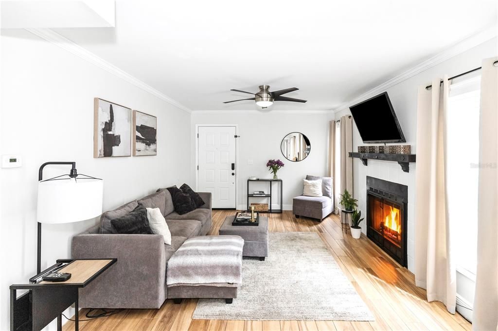 Под контрактом: $209,000 (2 спален, 2 ванн, 900 Квадратных фут)