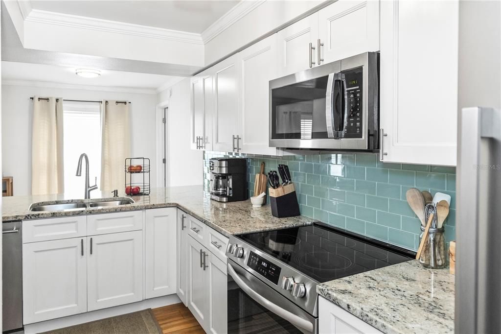 Под контрактом: $209,000 (2 спален, 2 ванн, 900 Квадратных фут)