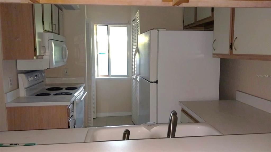 待售: $175,000 (2 贝兹, 2 浴室, 1053 平方英尺)