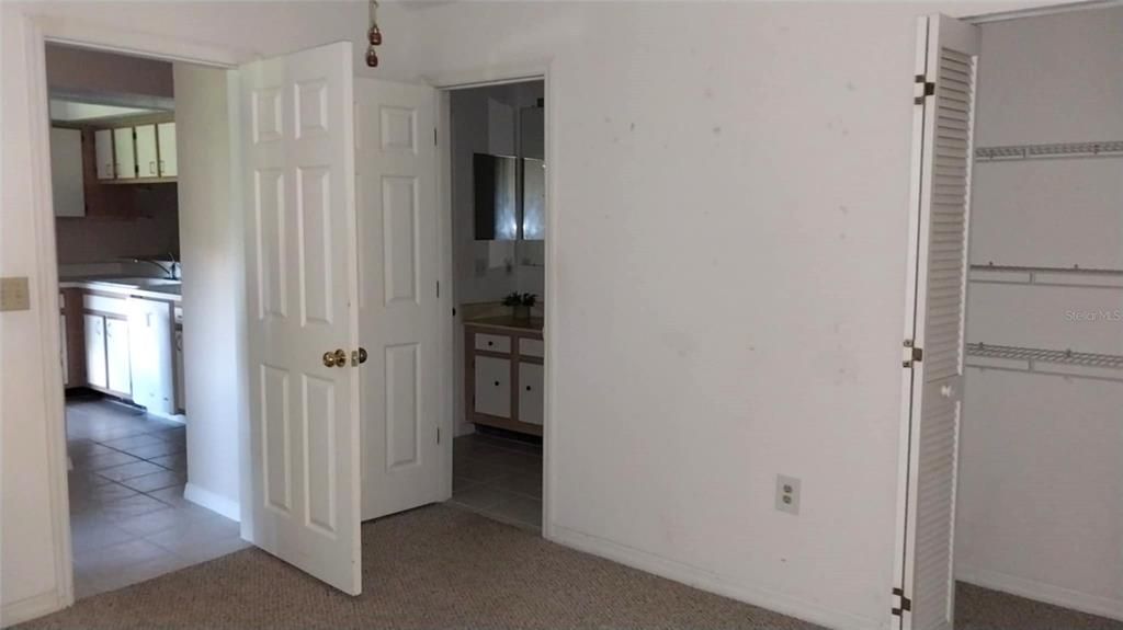 待售: $175,000 (2 贝兹, 2 浴室, 1053 平方英尺)