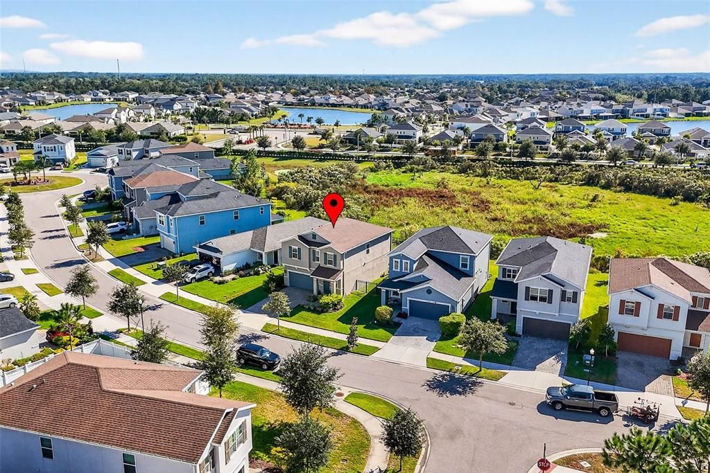 Под контрактом: $365,000 (3 спален, 2 ванн, 1929 Квадратных фут)