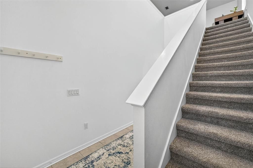 Под контрактом: $365,000 (3 спален, 2 ванн, 1929 Квадратных фут)