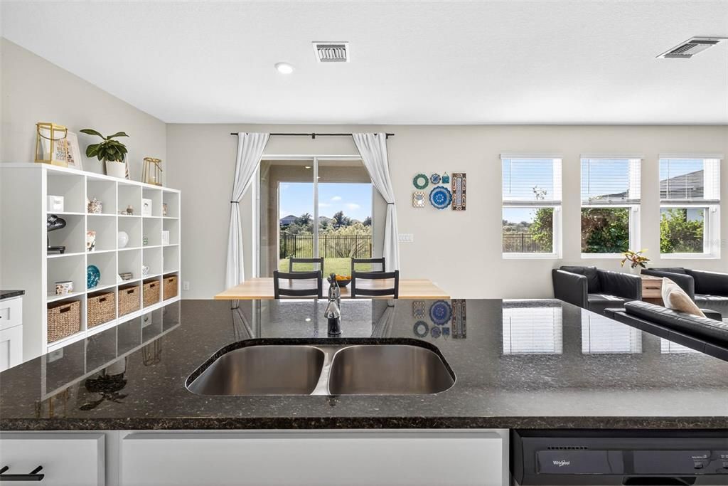 Под контрактом: $365,000 (3 спален, 2 ванн, 1929 Квадратных фут)