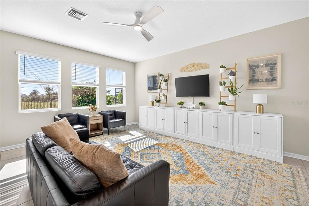 Под контрактом: $365,000 (3 спален, 2 ванн, 1929 Квадратных фут)