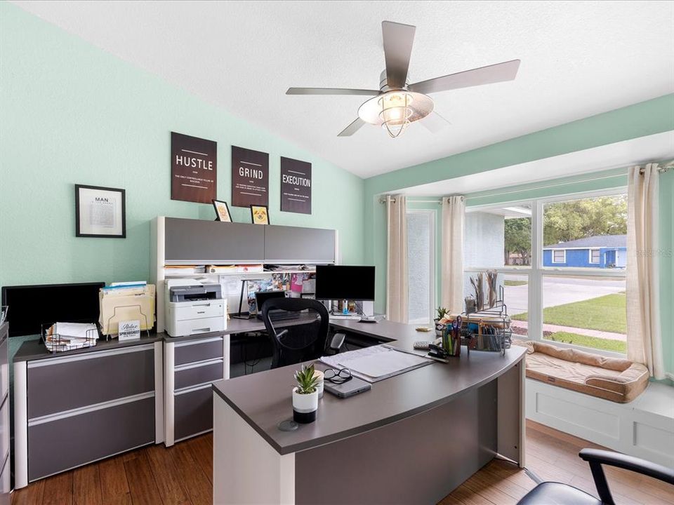 На продажу: $499,999 (4 спален, 3 ванн, 2310 Квадратных фут)