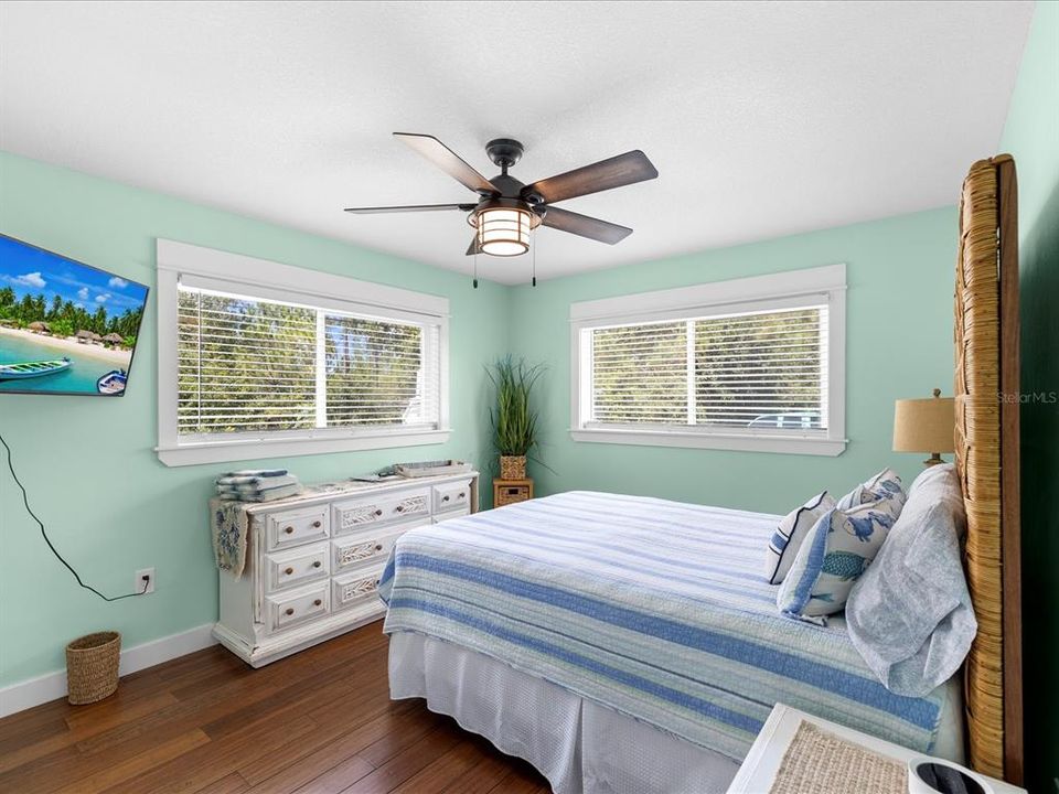 На продажу: $499,999 (4 спален, 3 ванн, 2310 Квадратных фут)