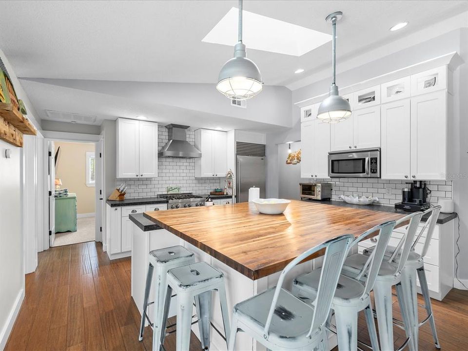 На продажу: $499,999 (4 спален, 3 ванн, 2310 Квадратных фут)