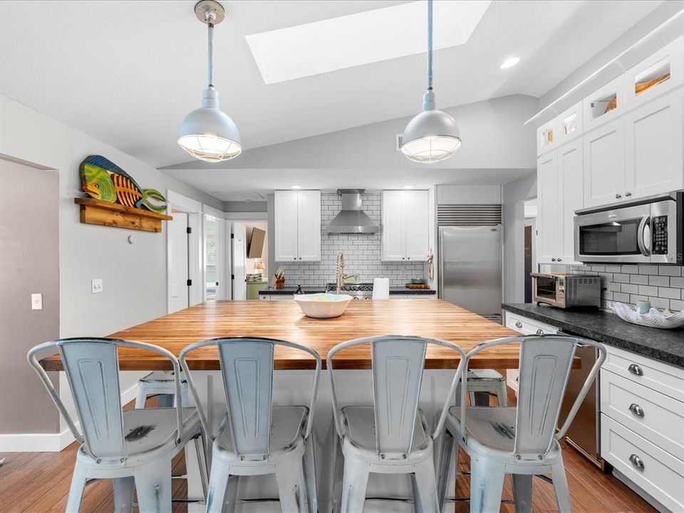 На продажу: $499,999 (4 спален, 3 ванн, 2310 Квадратных фут)