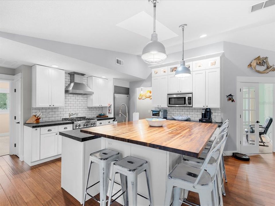 На продажу: $499,999 (4 спален, 3 ванн, 2310 Квадратных фут)