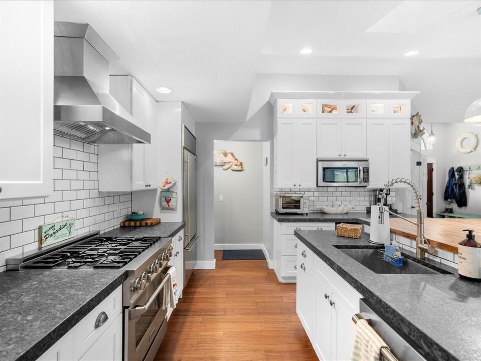 На продажу: $499,999 (4 спален, 3 ванн, 2310 Квадратных фут)