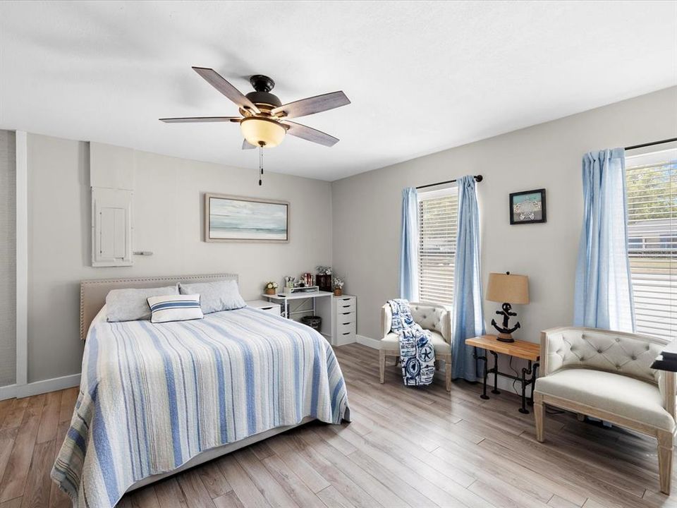 На продажу: $499,999 (4 спален, 3 ванн, 2310 Квадратных фут)