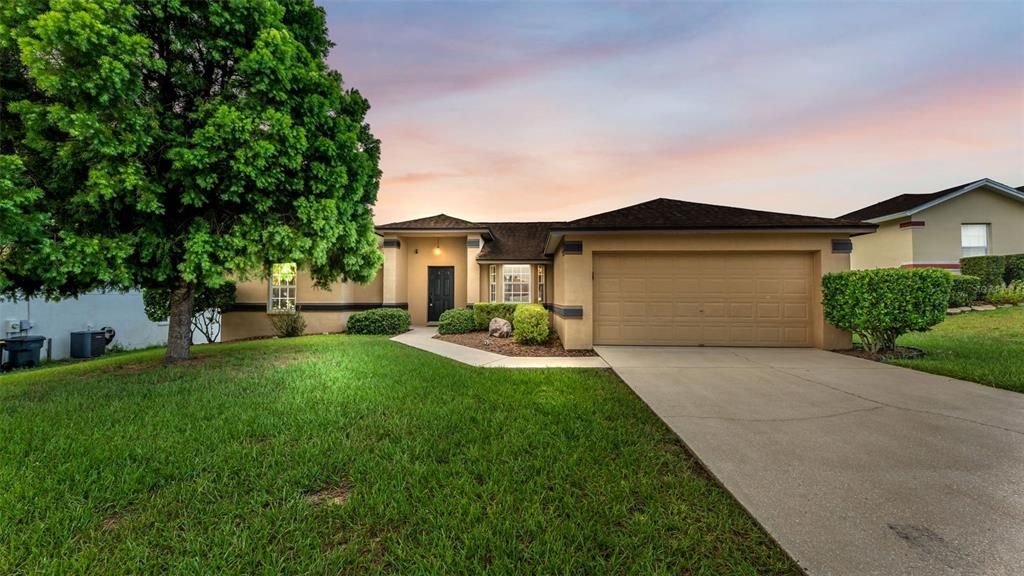 Active With Contract: $290,000 (3 beds, 2 baths, 1432 Square Feet)