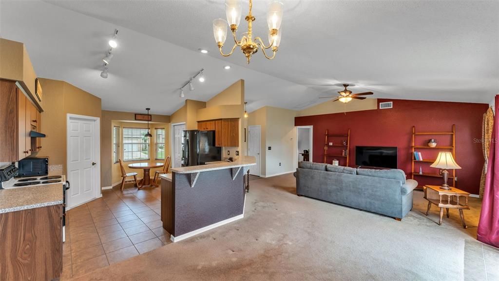 Active With Contract: $290,000 (3 beds, 2 baths, 1432 Square Feet)