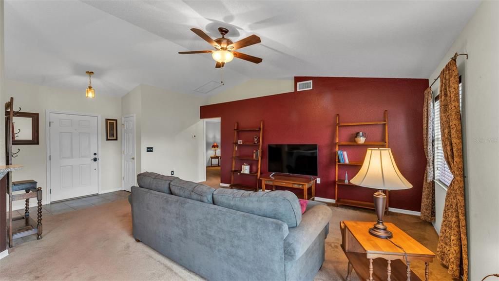 Active With Contract: $290,000 (3 beds, 2 baths, 1432 Square Feet)