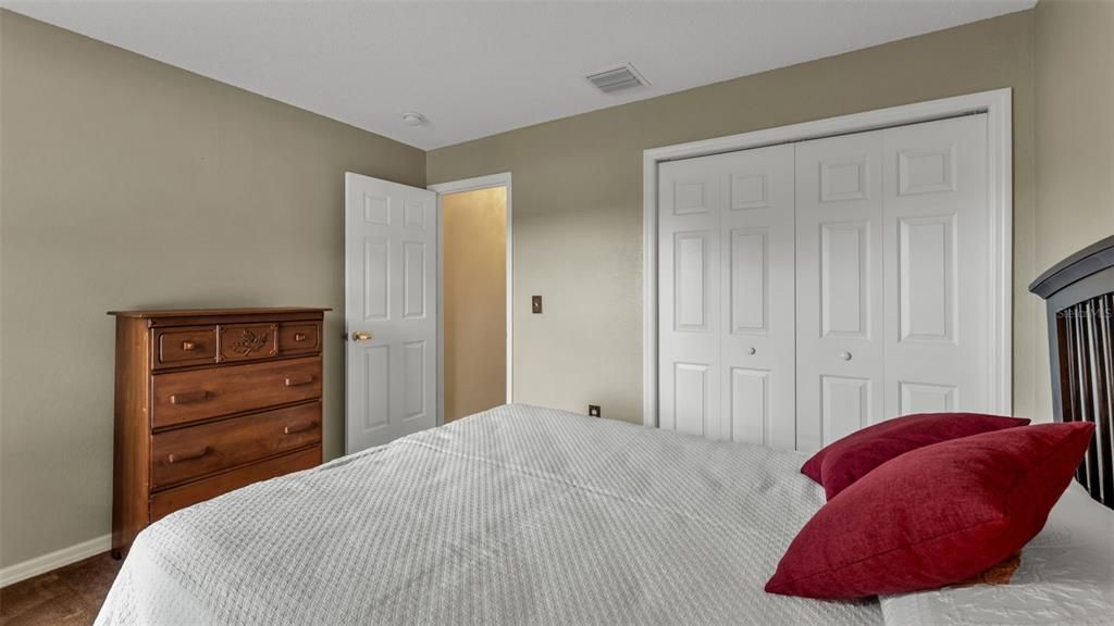 Active With Contract: $290,000 (3 beds, 2 baths, 1432 Square Feet)