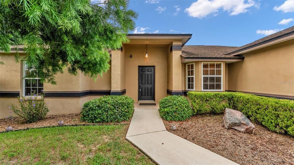 Active With Contract: $290,000 (3 beds, 2 baths, 1432 Square Feet)