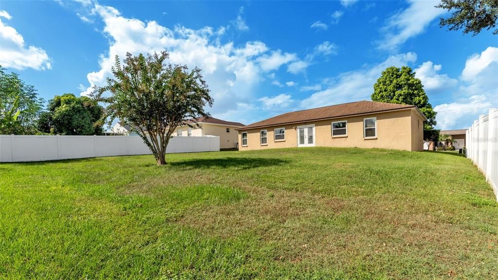 Active With Contract: $290,000 (3 beds, 2 baths, 1432 Square Feet)