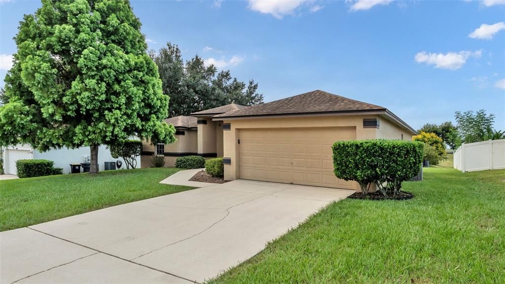 Active With Contract: $290,000 (3 beds, 2 baths, 1432 Square Feet)