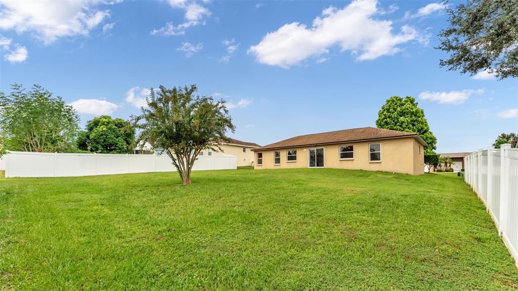 Active With Contract: $290,000 (3 beds, 2 baths, 1432 Square Feet)