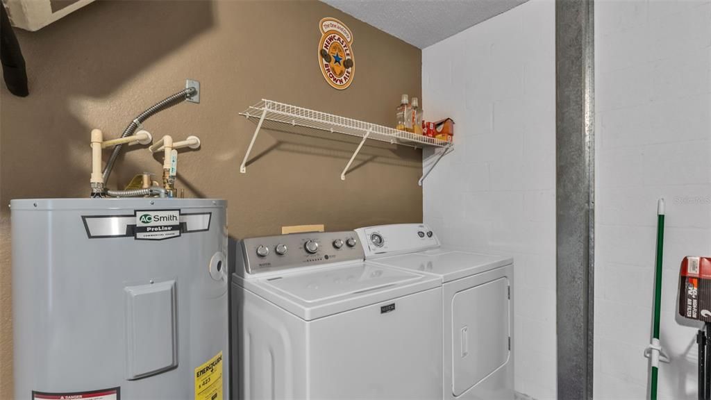 Active With Contract: $290,000 (3 beds, 2 baths, 1432 Square Feet)