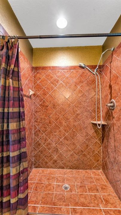 Active With Contract: $290,000 (3 beds, 2 baths, 1432 Square Feet)