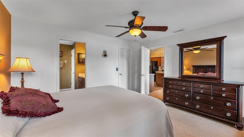 Active With Contract: $290,000 (3 beds, 2 baths, 1432 Square Feet)